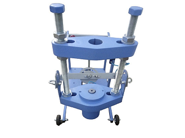 Выпреcсовщик шкворней ВШ70-200 с тележкой